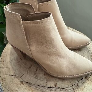 Women's Dolce Vita Tan Ankle Boots